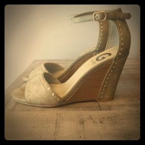 Guess Heels Olive Suede size 5.5